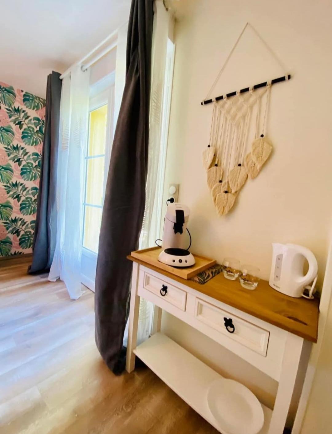 Bed and Breakfast Les Nids De La Baie Favières Zewnętrze zdjęcie